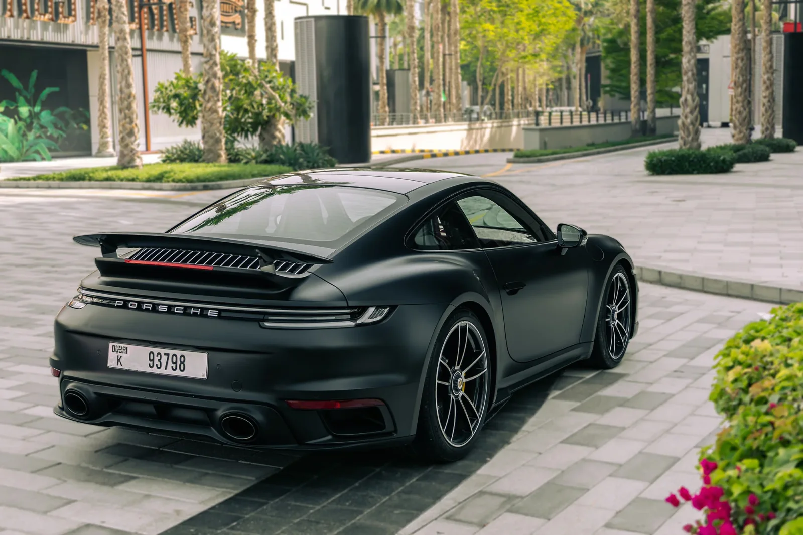 Alquiler Porsche 911 911 Turbo S Negro 2020 en Dubái - 10 