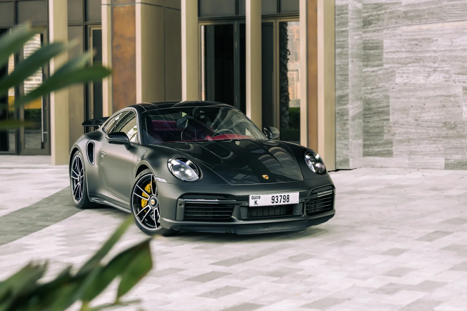 Alquiler Porsche 911 911 Turbo S Negro 2020 en Dubái