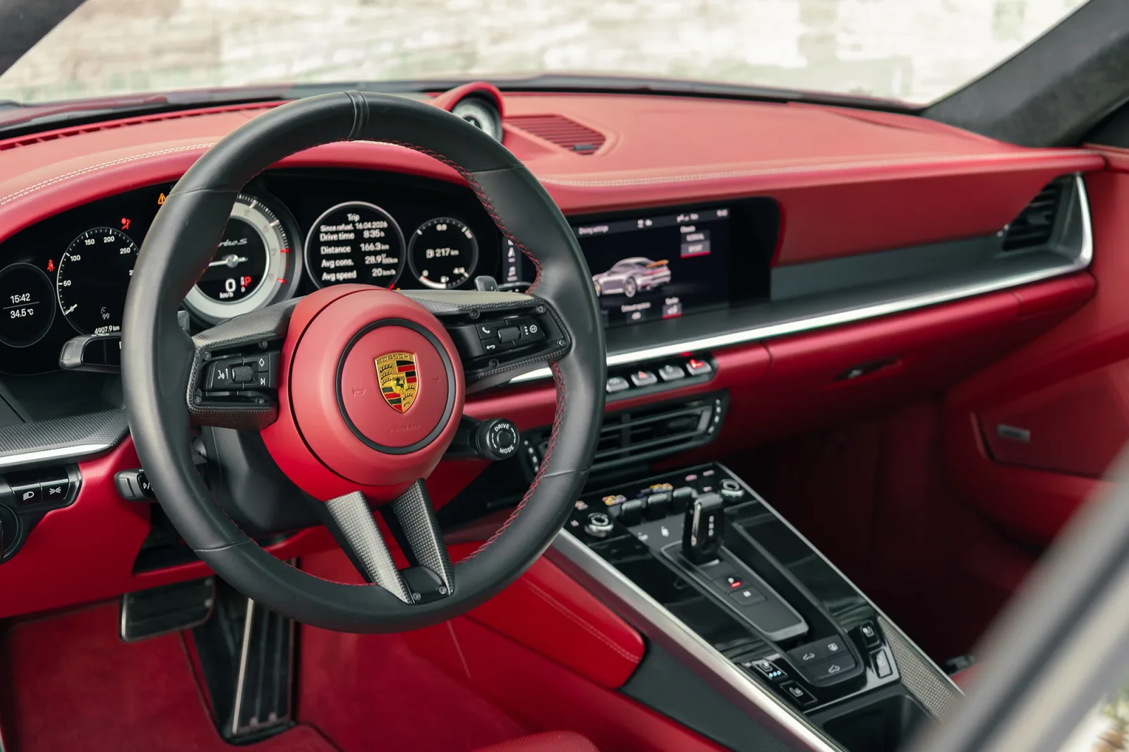 Alquiler Porsche 911 911 Turbo S Negro 2020 en Dubái - 4 