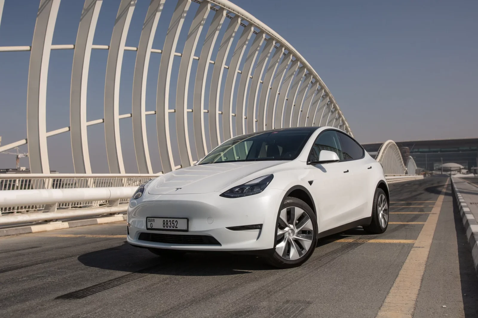 Affitto Tesla Model Y  Bianco 2022 in Dubai