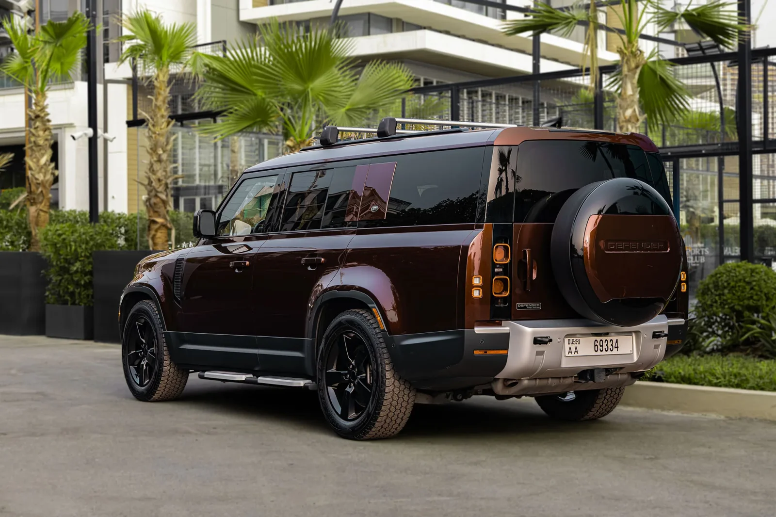 Affitto Land Rover Defender 130 First Edition  Rosso 2023 in Dubai - 17 