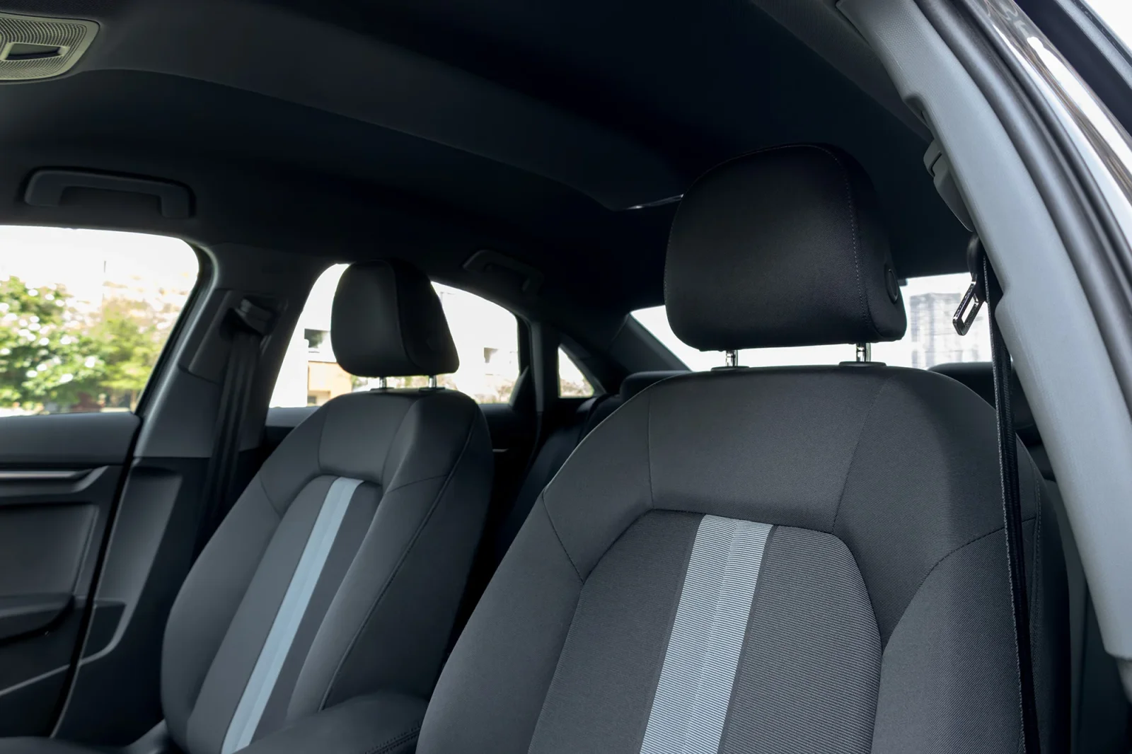 Alquiler Audi A3  Gris 2026 en Dubái - 7 