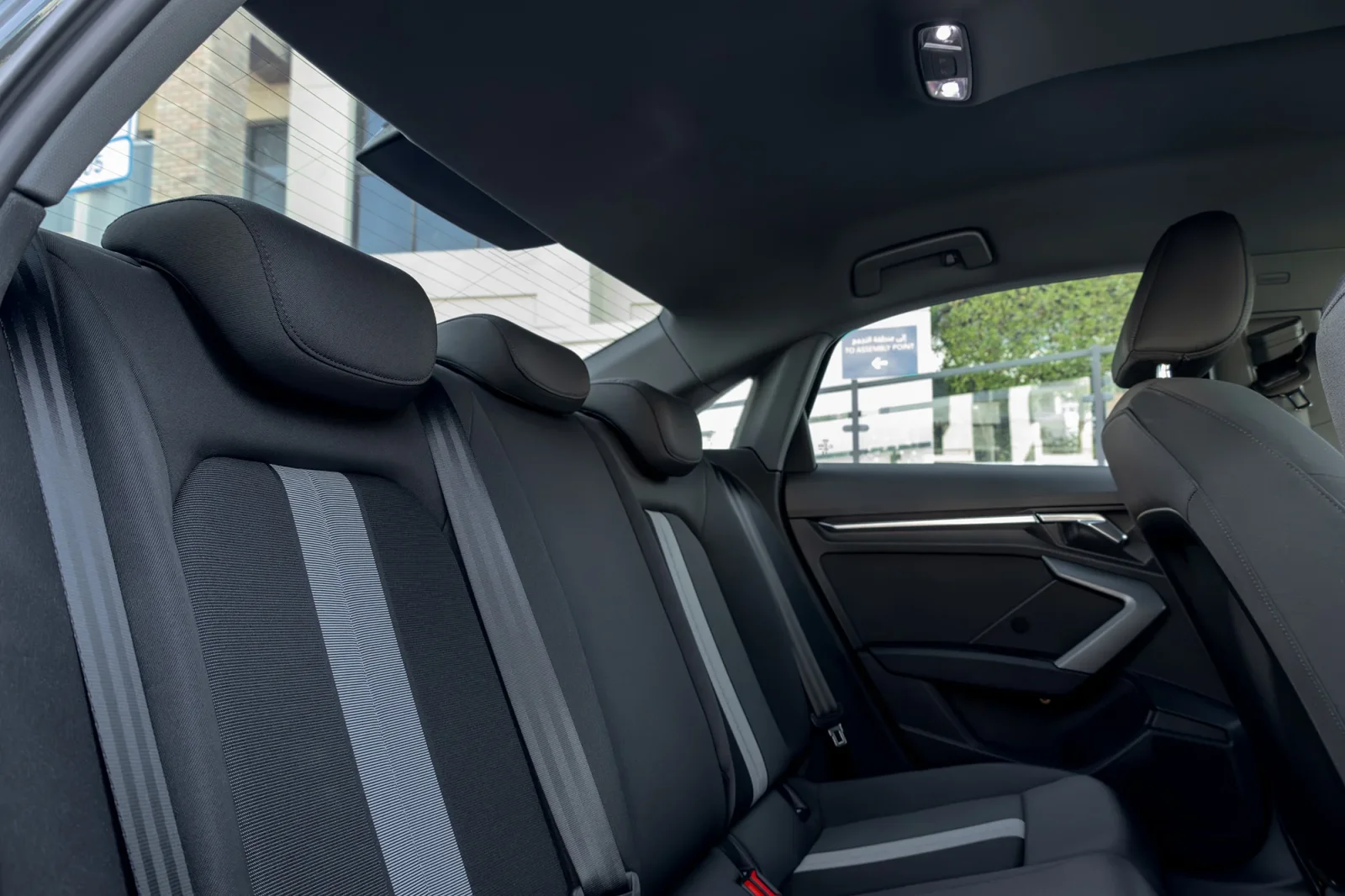 Alquiler Audi A3  Gris 2026 en Dubái - 15 