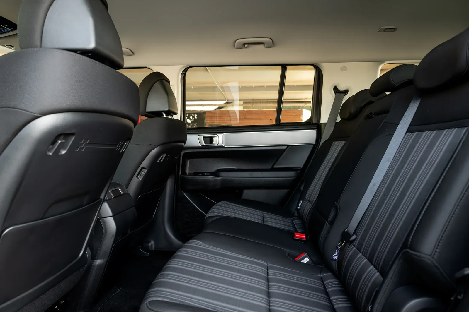 Alquiler Hyundai Santa Fe  Marrón 2026 en Dubái - 7 