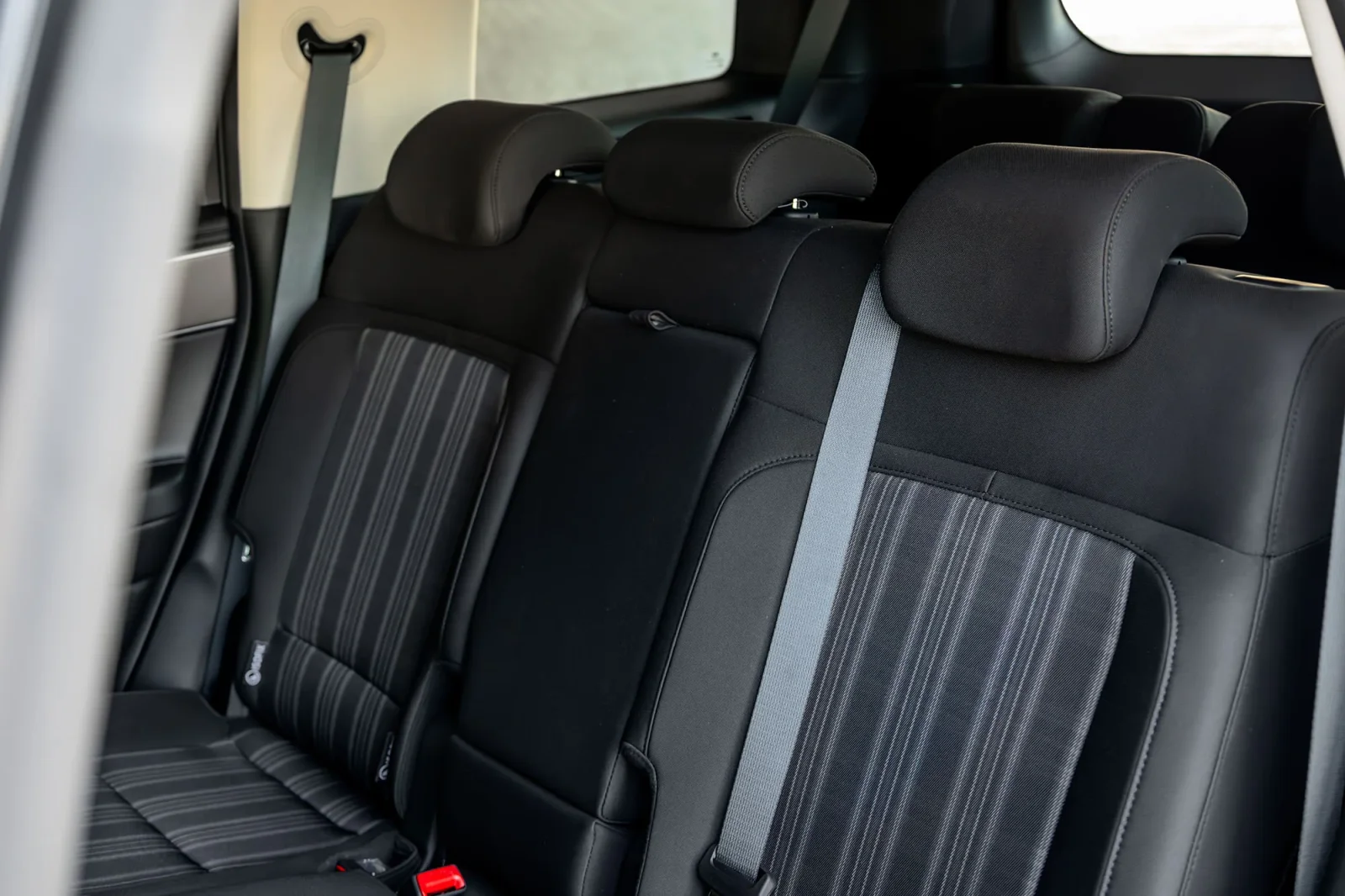 Alquiler Hyundai Santa Fe  Marrón 2026 en Dubái - 6 