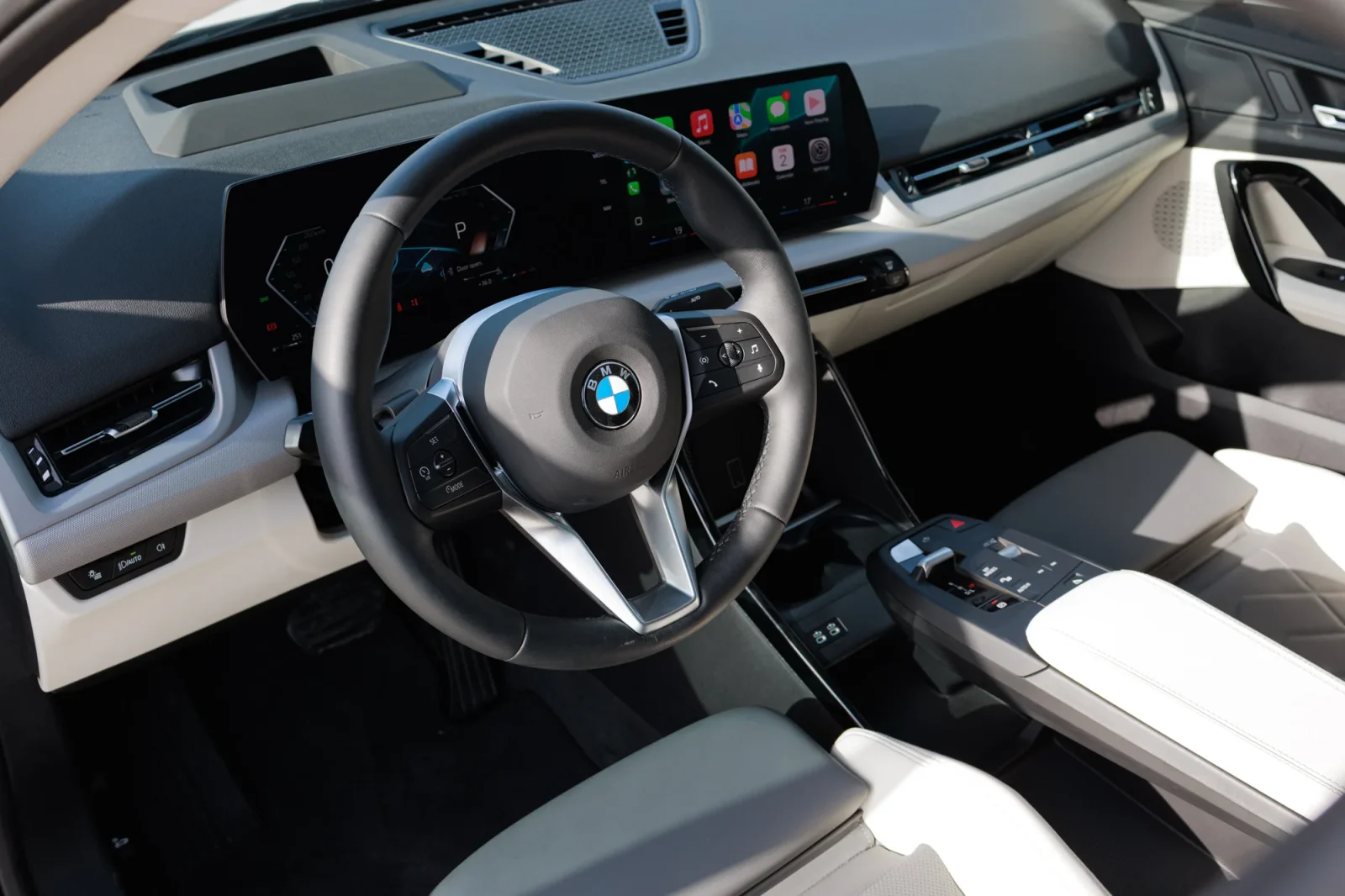 Kiralık BMW X2  Beyaz 2026 içinde Dubai - 4 