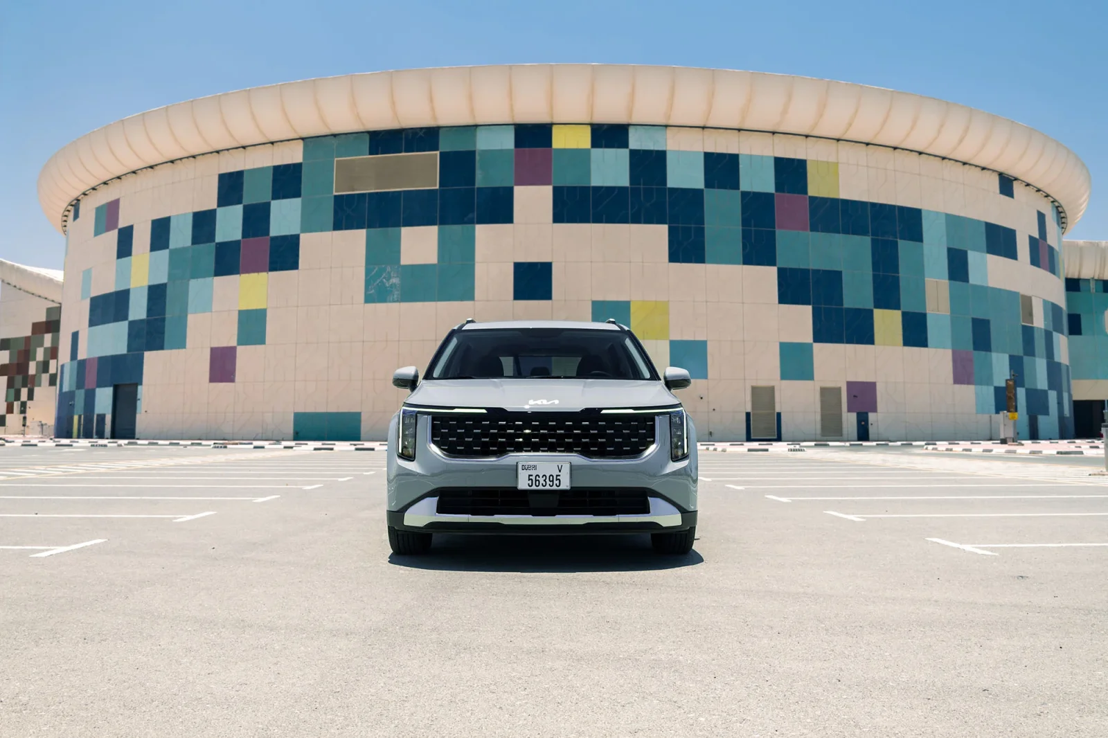 Alquiler Kia Carnival  Plata 2026 en Dubái - 9 