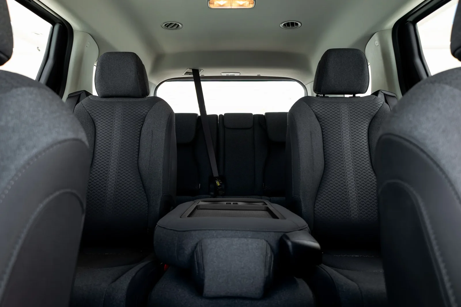 Alquiler Kia Carnival  Plata 2026 en Dubái - 7 