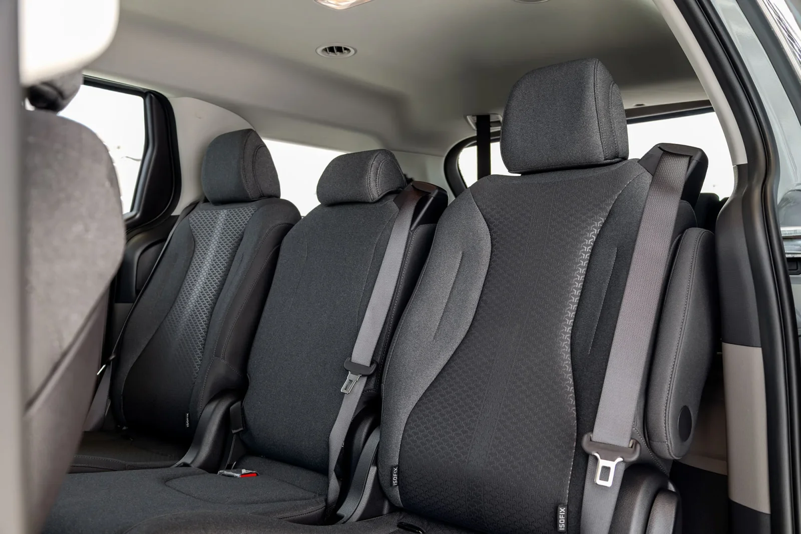 Alquiler Kia Carnival  Plata 2026 en Dubái - 14 