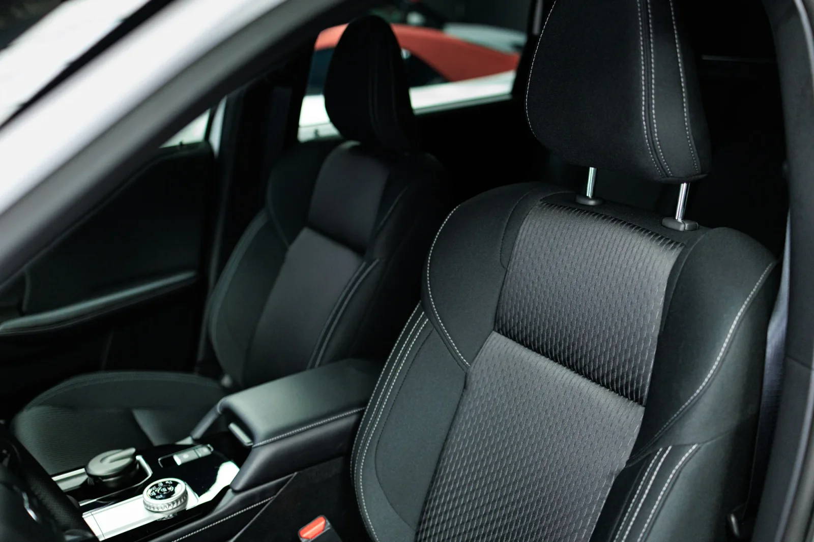 Rent Mitsubishi Outlander  White 2026 in Dubai - 4 
