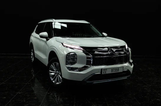Mitsubishi Outlander White 2026