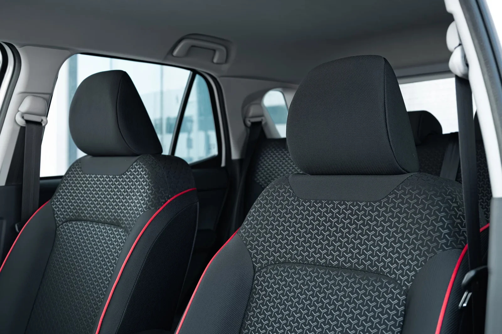 Kiralık Toyota Raize  Beyaz 2026 içinde Dubai - 11 