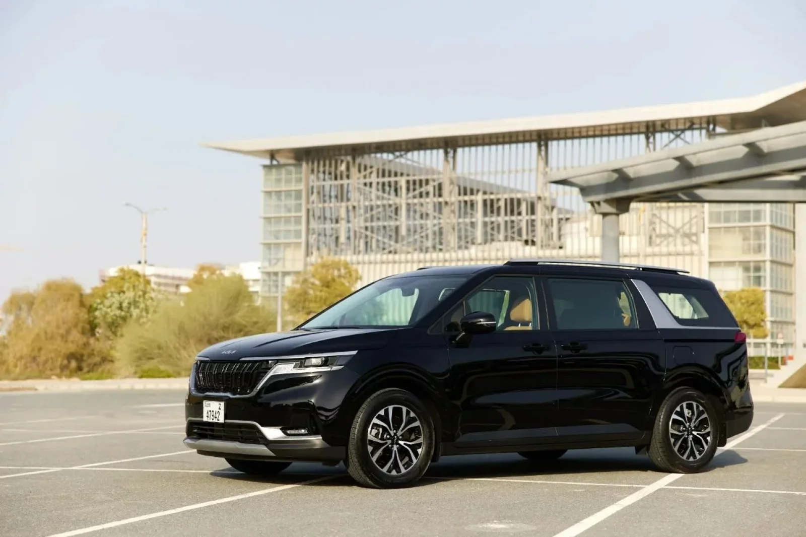 Loyer Kia Carnival  Noir 2022 en Dubai