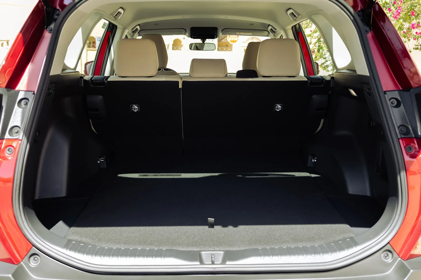 Loyer Toyota RAV4  Rouge 2026 en Dubai - 12 