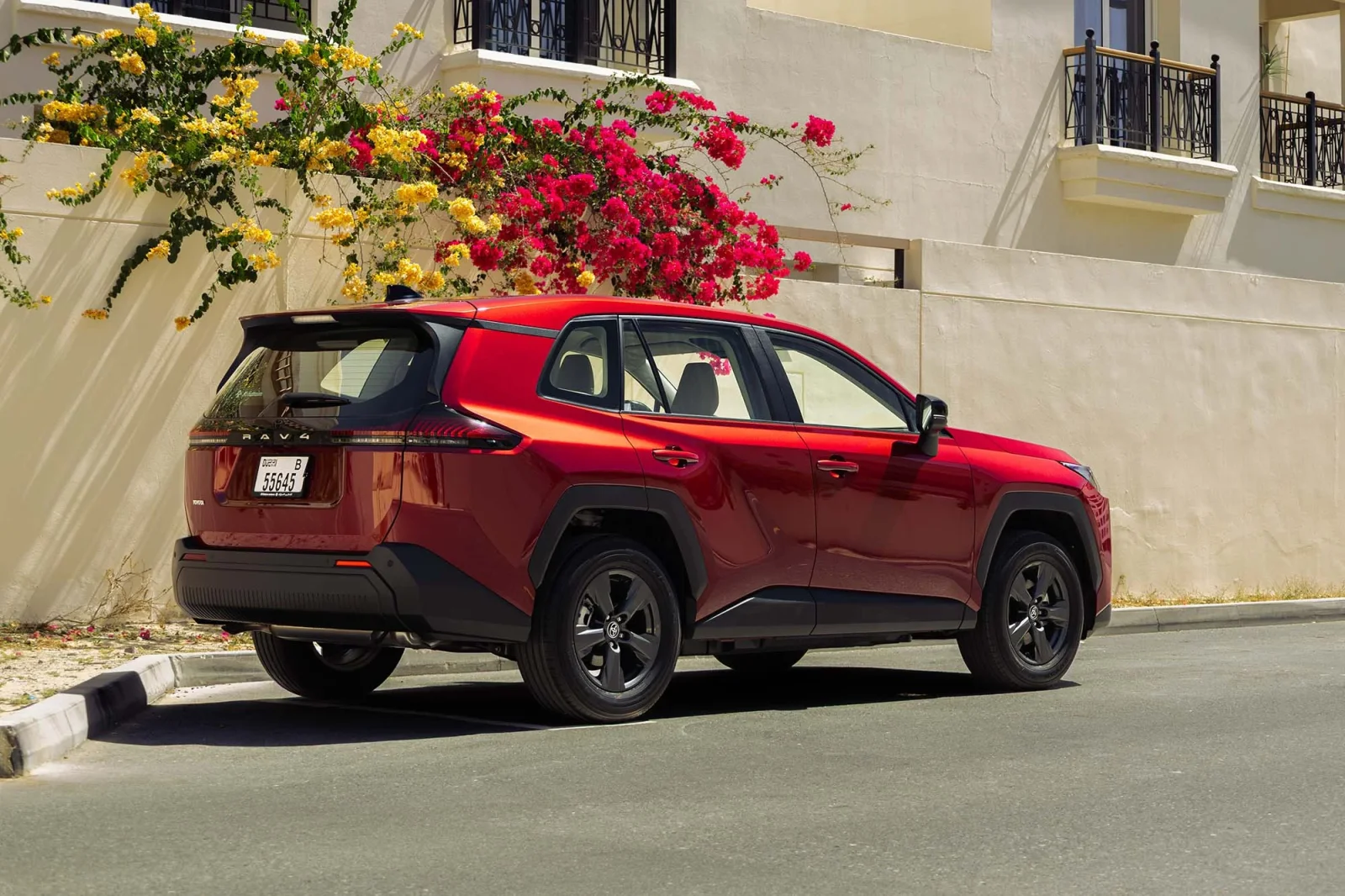 Loyer Toyota RAV4  Rouge 2026 en Dubai - 8 