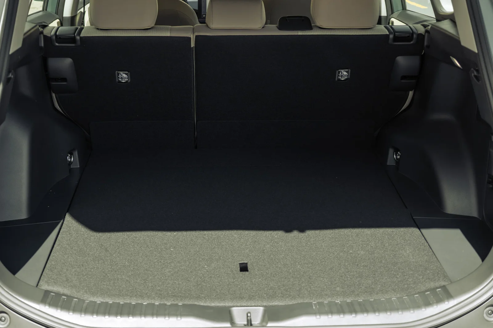 Loyer Toyota RAV4  Vert 2026 en Dubai - 14 