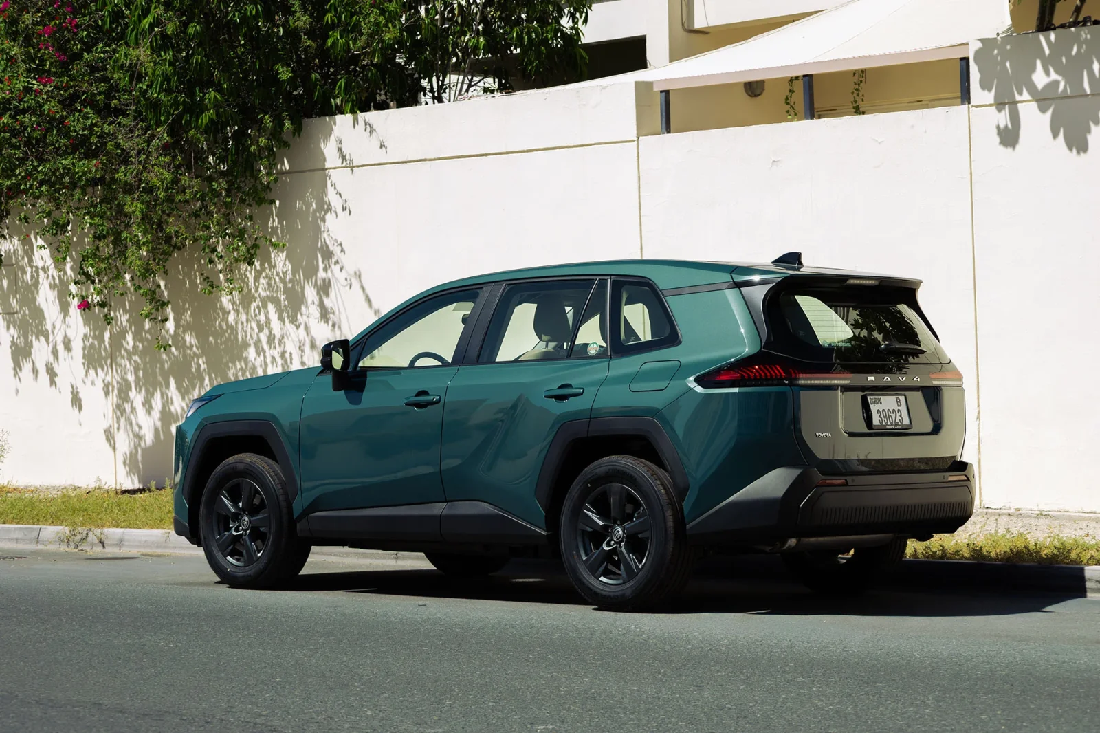 Loyer Toyota RAV4  Vert 2026 en Dubai - 9 