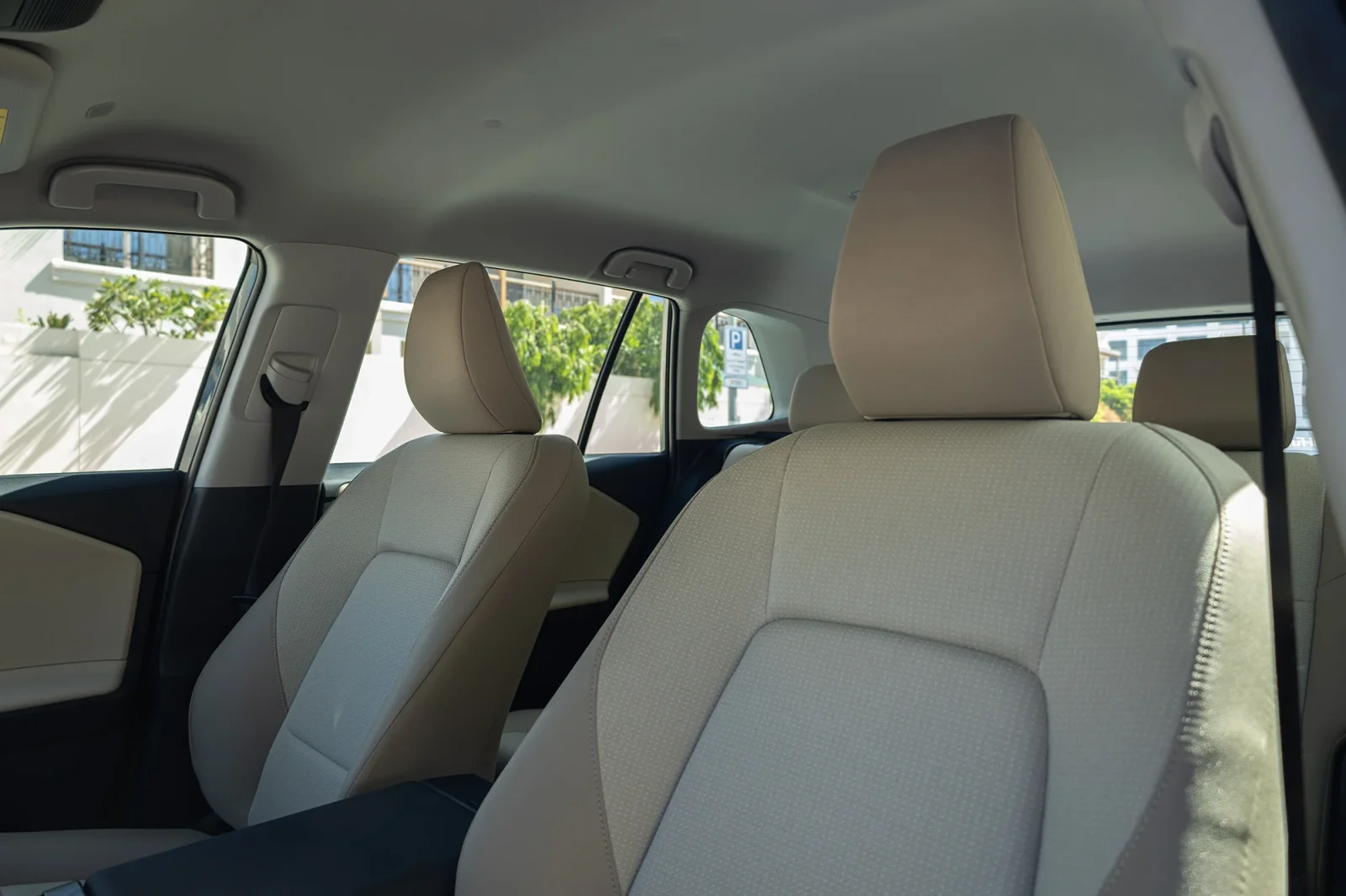 Loyer Toyota RAV4  Vert 2026 en Dubai - 11 
