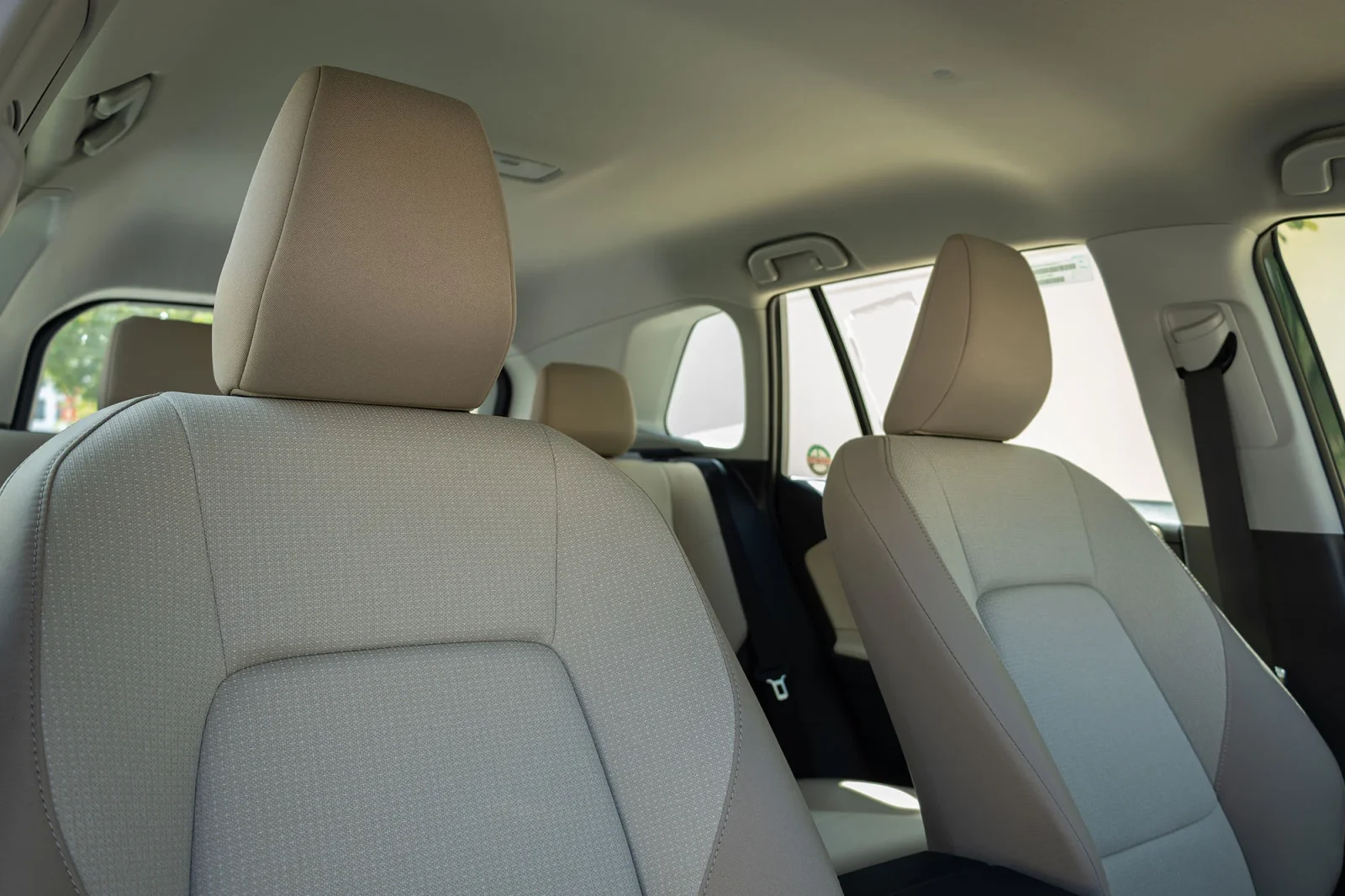 Loyer Toyota RAV4  Vert 2026 en Dubai - 6 