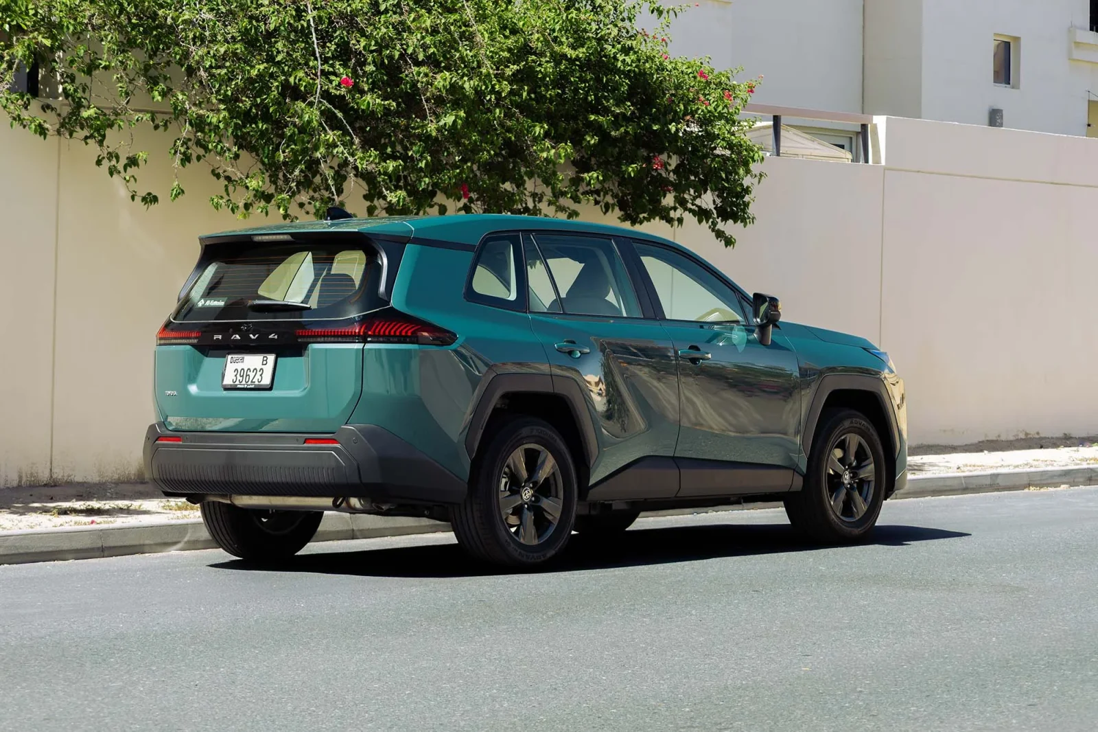 Loyer Toyota RAV4  Vert 2026 en Dubai - 10 