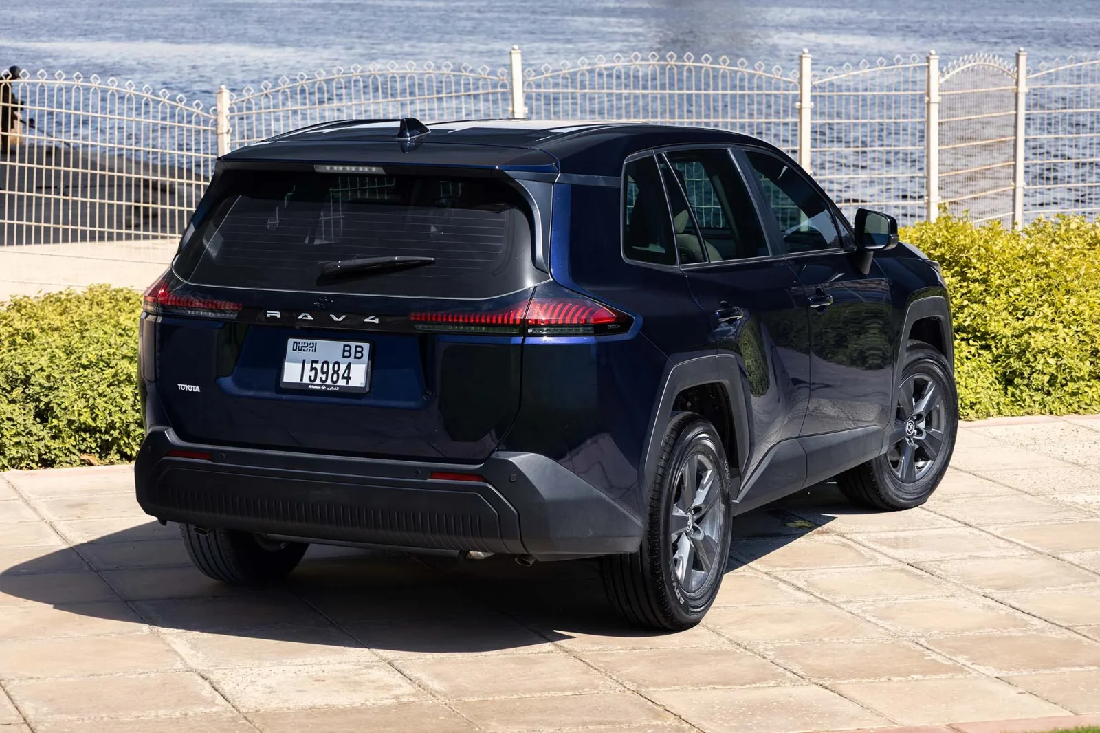 Loyer Toyota RAV4  Bleu 2026 en Dubai - 7 