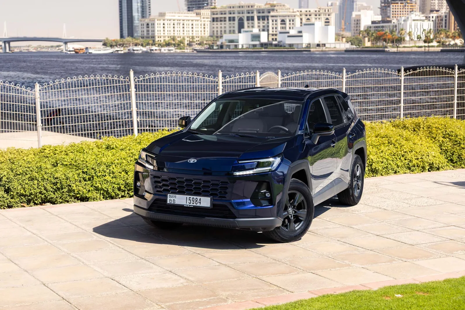 Loyer Toyota RAV4  Bleu 2026 en Dubai