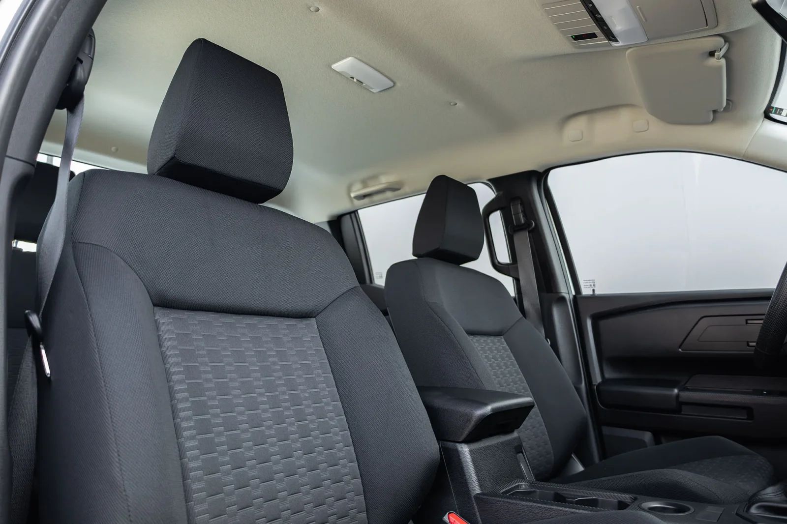 Huren Mitsubishi L200 Double Cap Wit 2026 in Dubai - 7 