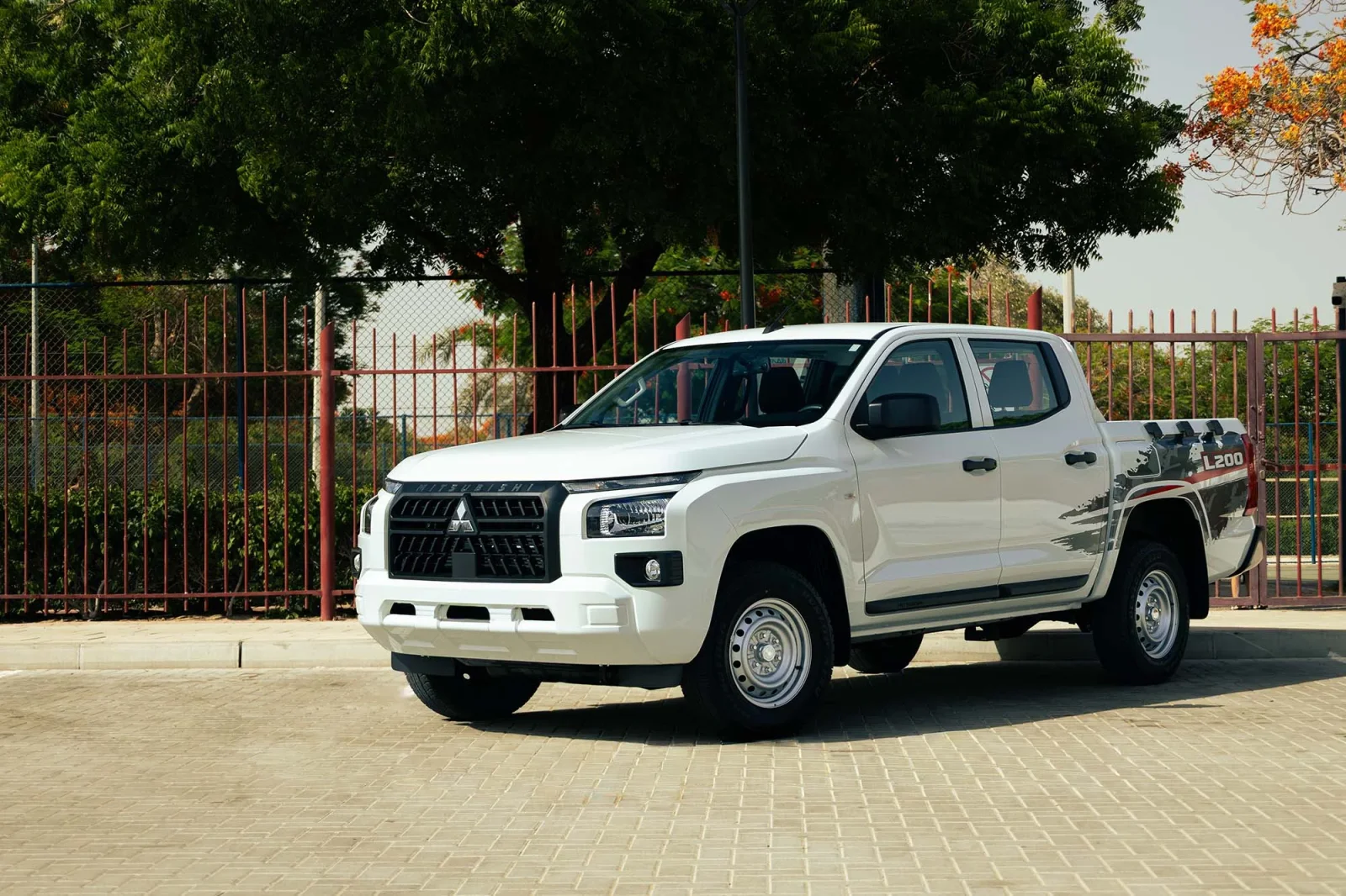 Huren Mitsubishi L200  Wit 2026 in Dubai - 9 
