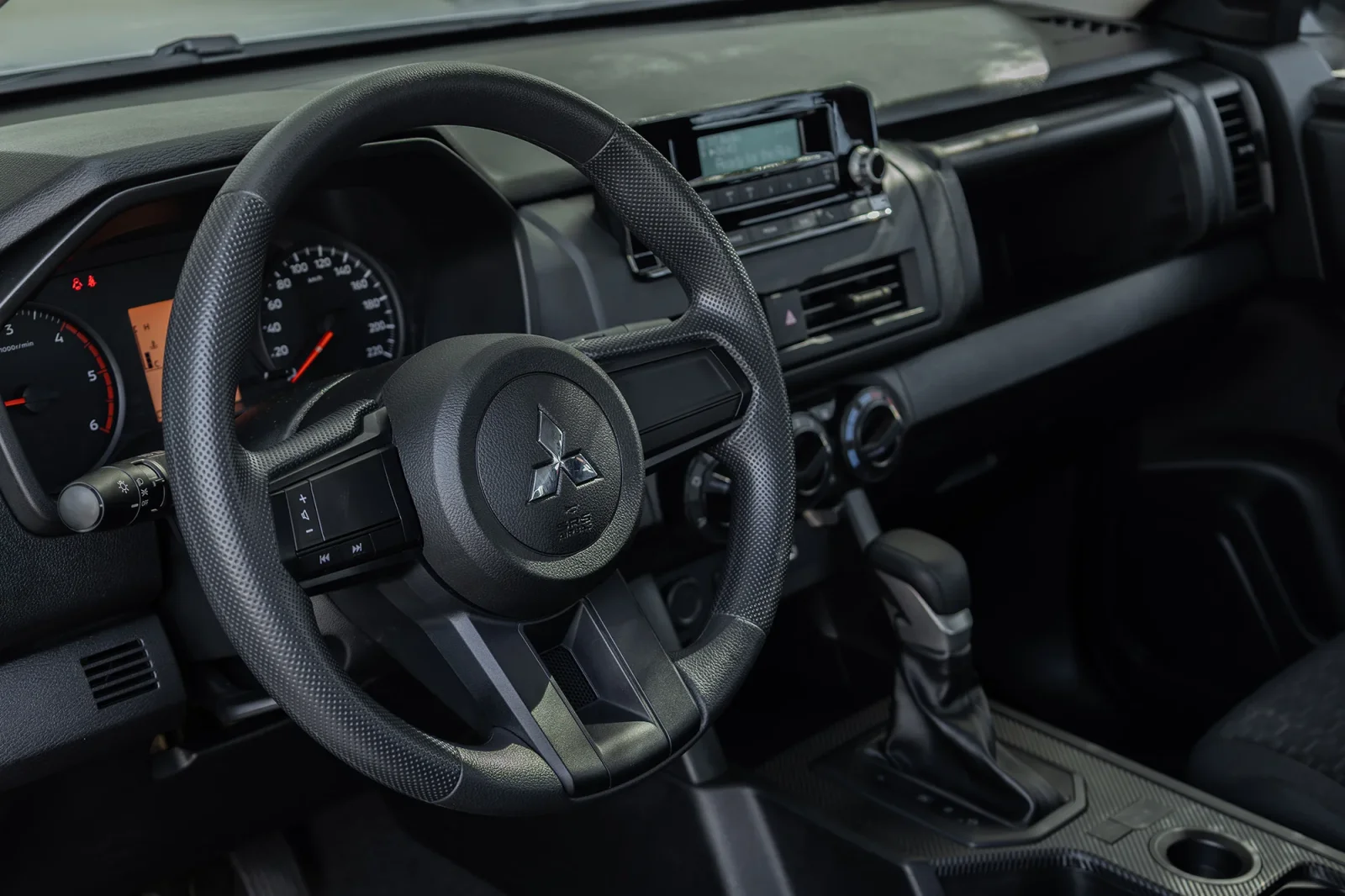 Huren Mitsubishi L200  Wit 2026 in Dubai - 4 