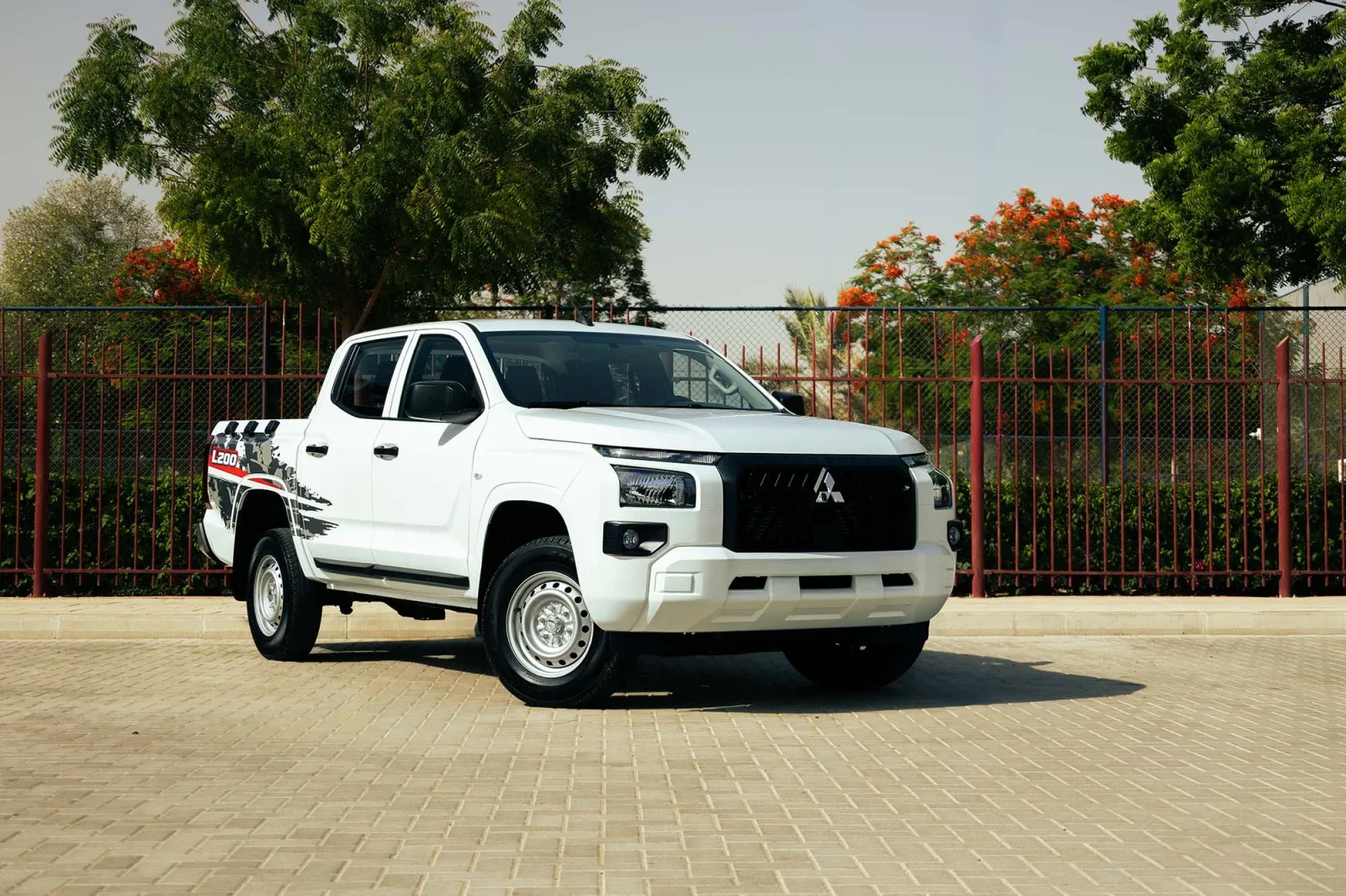 Huren Mitsubishi L200  Wit 2026 in Dubai