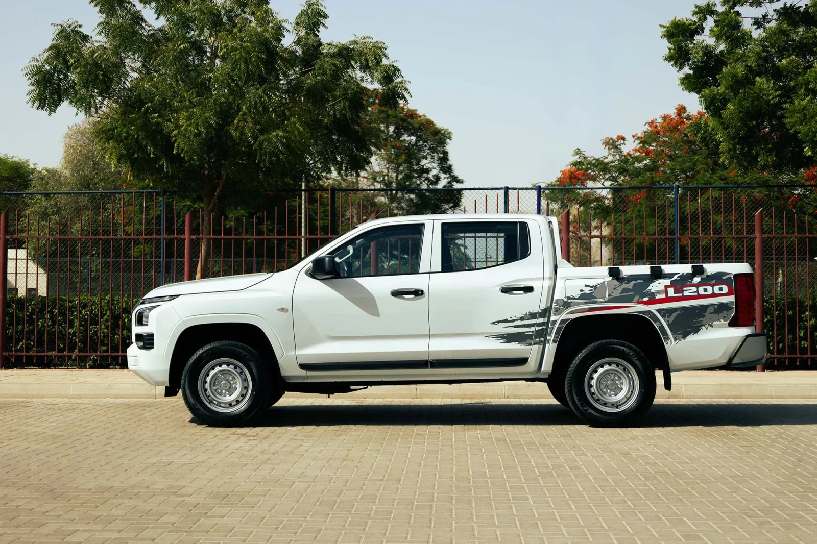 Huren Mitsubishi L200  Wit 2026 in Dubai - 2 
