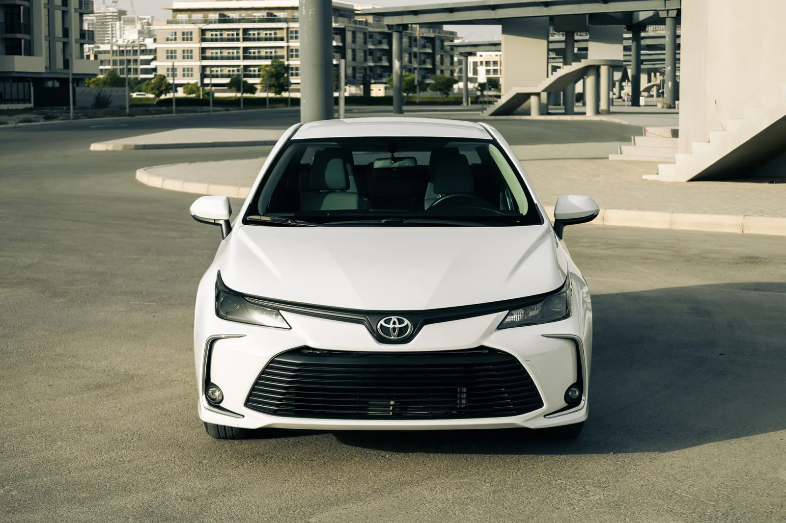 Аренда Toyota Corolla  Белый 2026 в Дубае - 2 