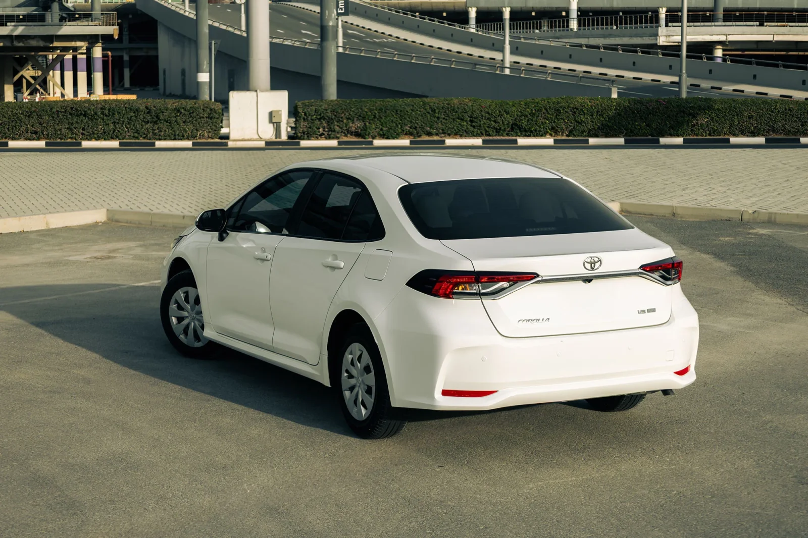 Аренда Toyota Corolla  Белый 2026 в Дубае - 8 