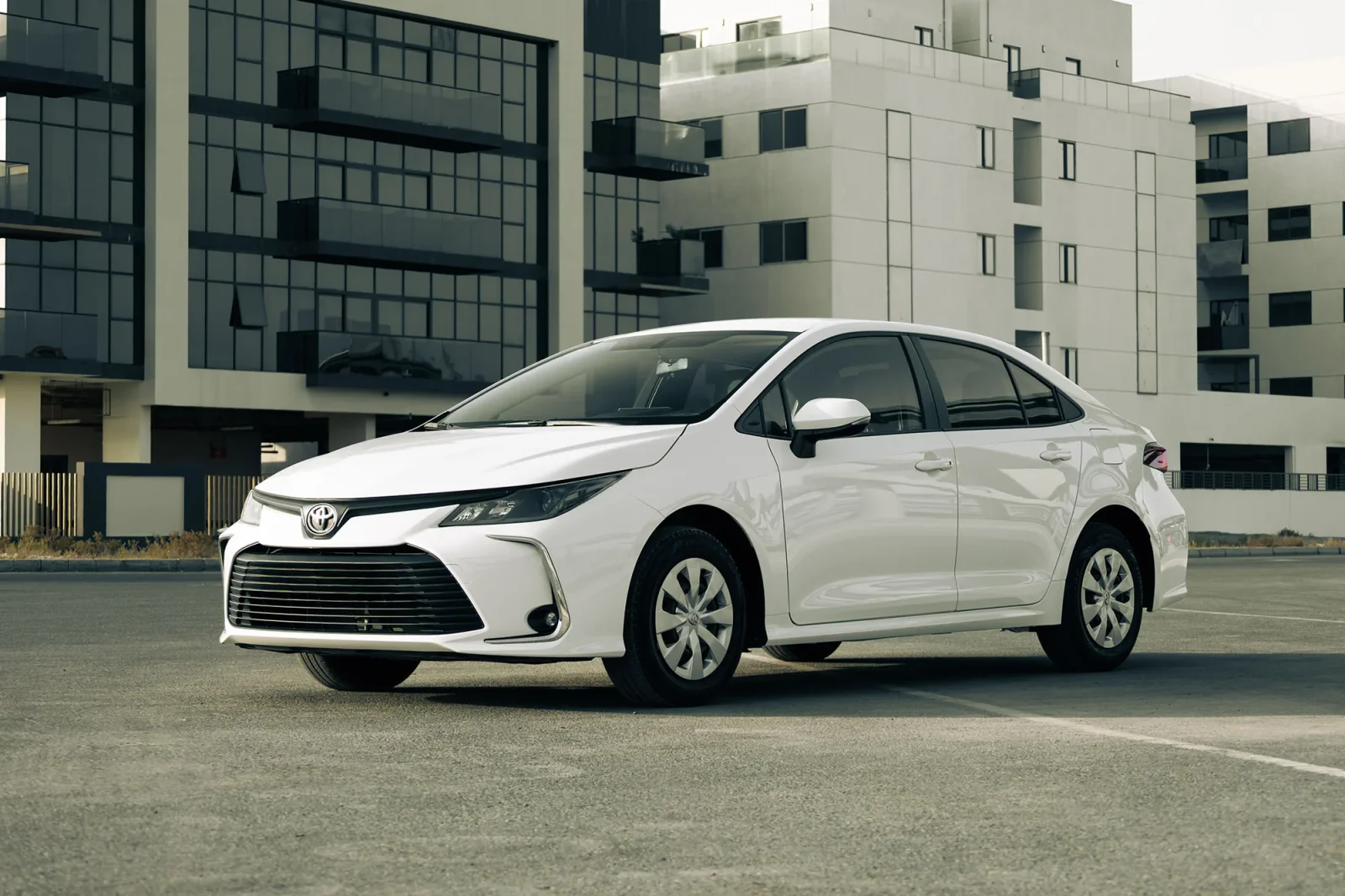 Аренда Toyota Corolla  Белый 2026 в Дубае - 9 