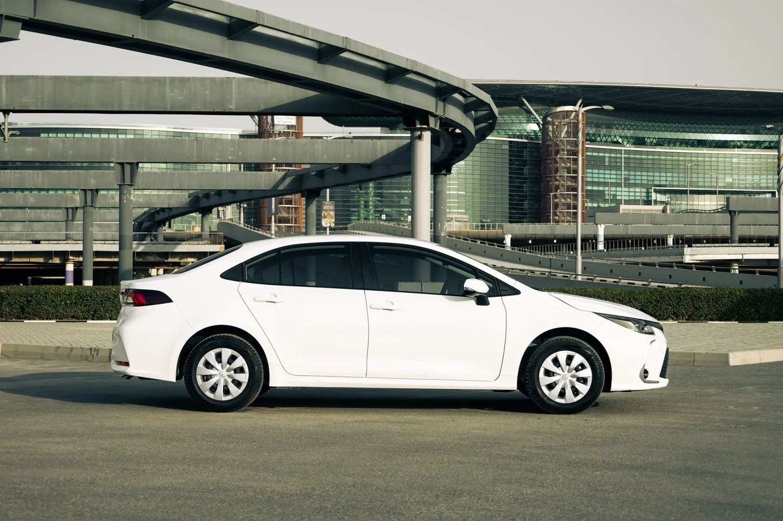 Аренда Toyota Corolla  Белый 2026 в Дубае - 13 