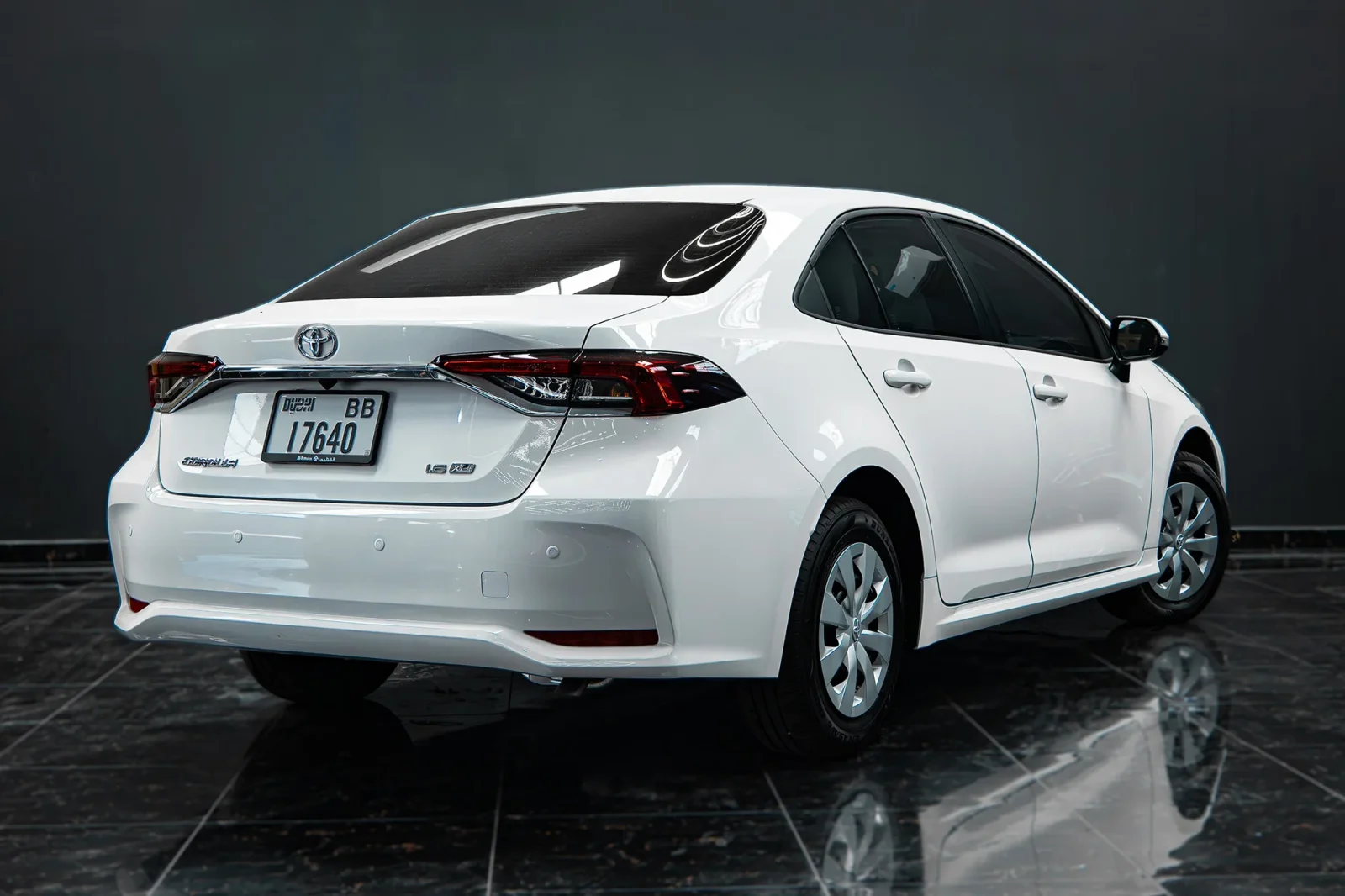 Alquiler Toyota Corolla  Blanco 2026 en Dubái - 5 