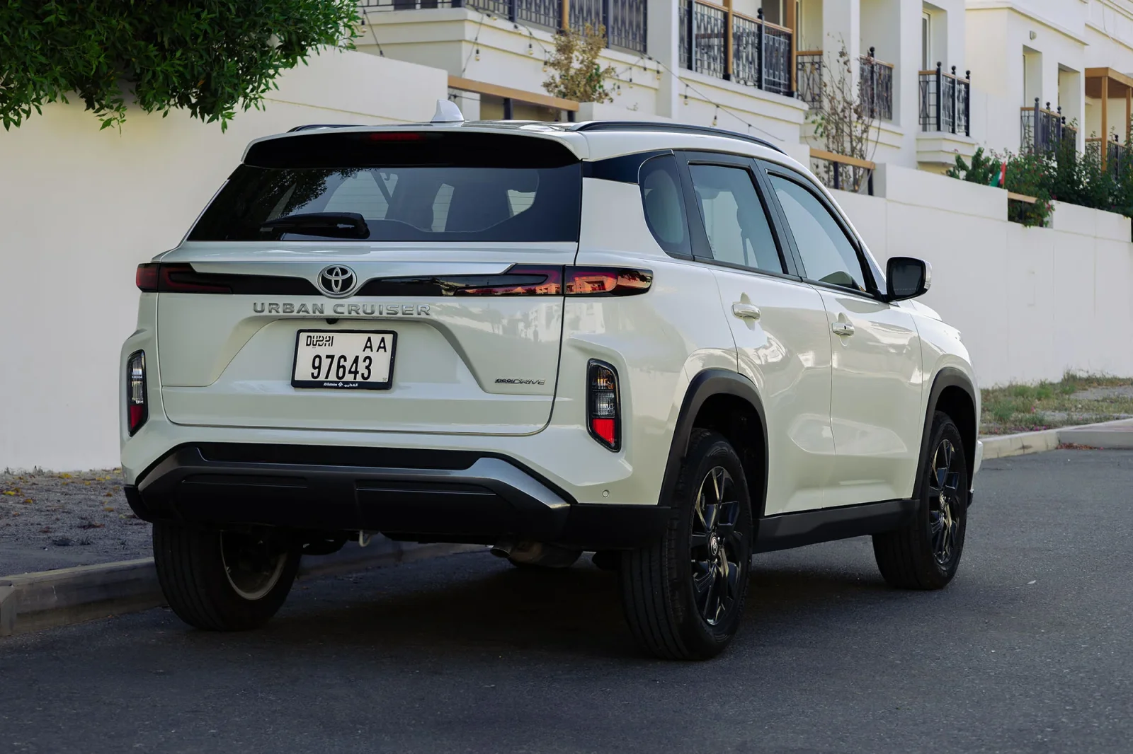 Kiralık Toyota Urban Cruiser  Beyaz 2026 içinde Dubai - 9 