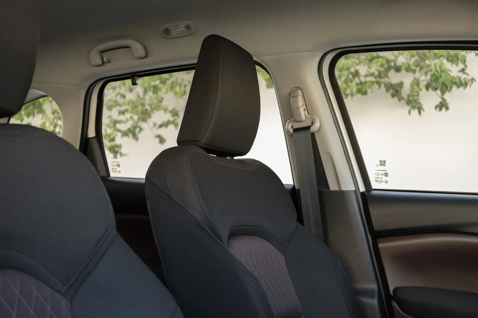 Kiralık Toyota Urban Cruiser  Beyaz 2026 içinde Dubai - 5 