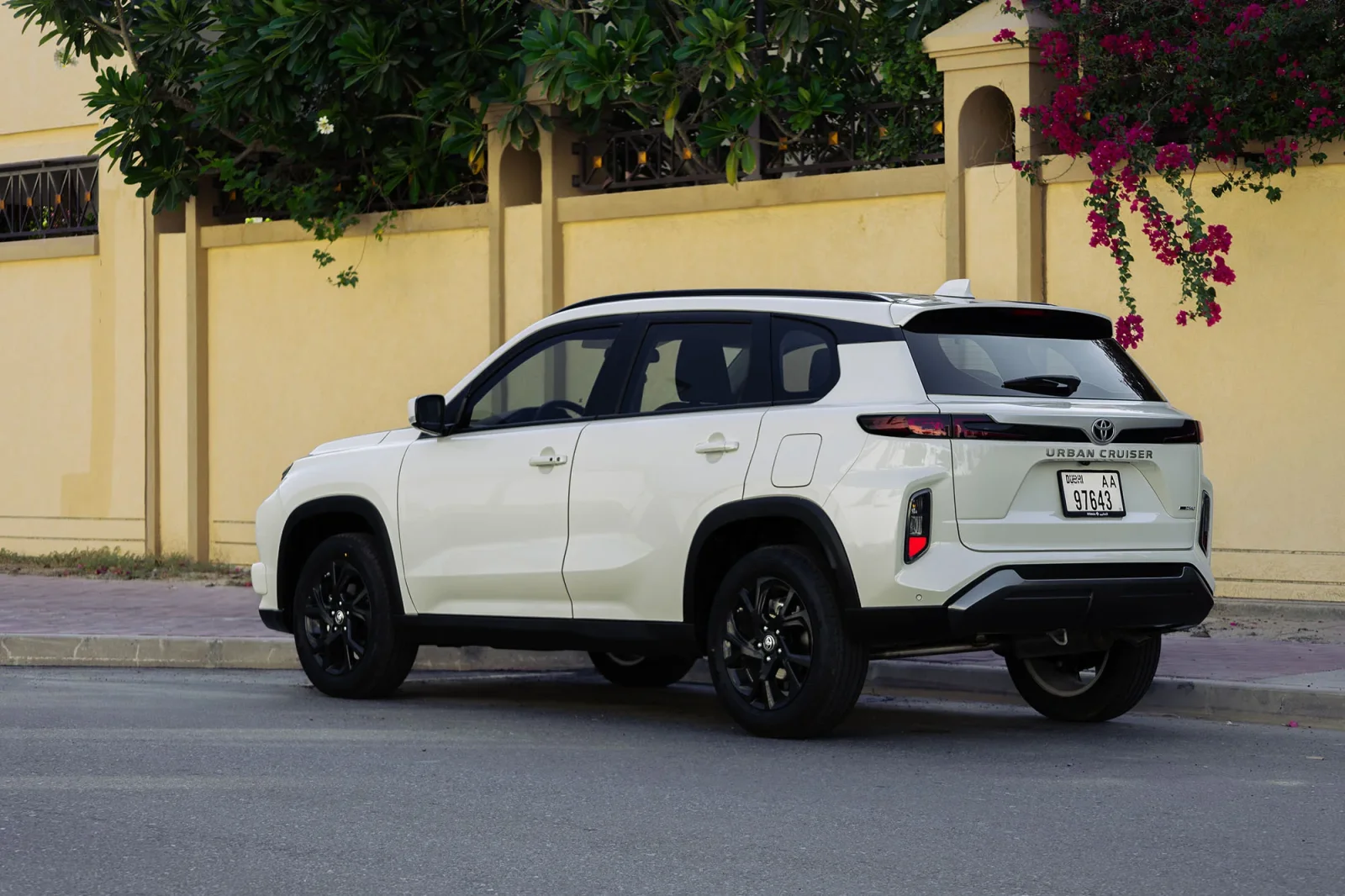 Kiralık Toyota Urban Cruiser  Beyaz 2026 içinde Dubai - 7 