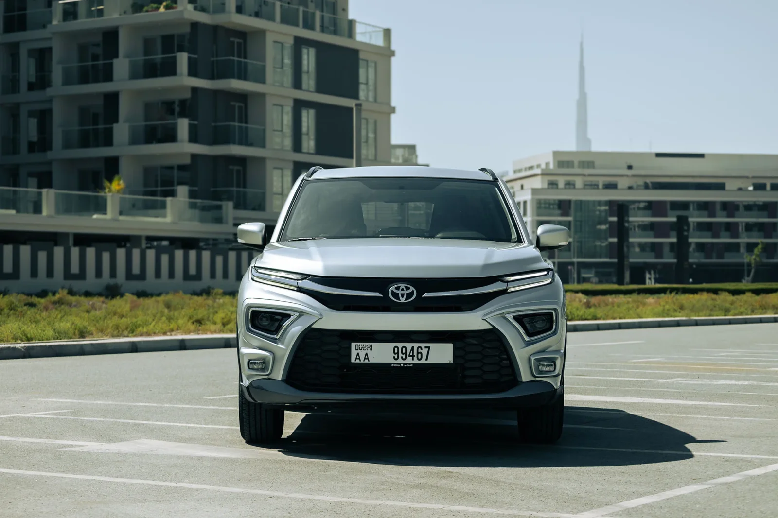 Kiralık Toyota Urban Cruiser  Gümüş 2026 içinde Dubai - 2 
