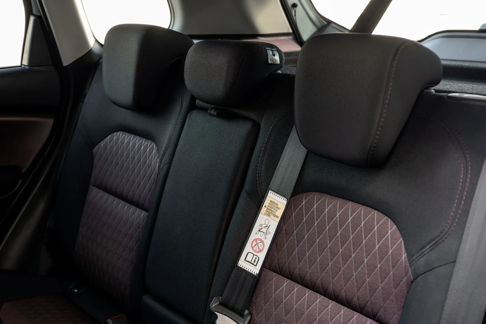 Kiralık Toyota Urban Cruiser  Gümüş 2026 içinde Dubai - 7 