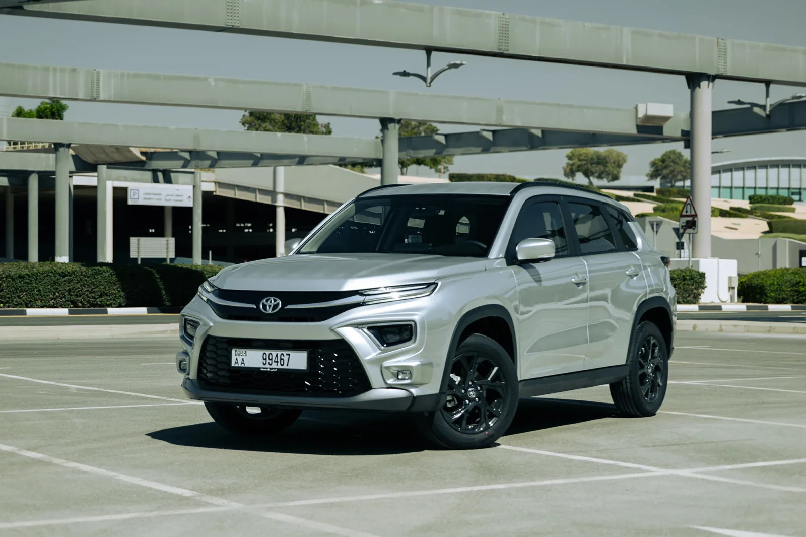 Kiralık Toyota Urban Cruiser  Gümüş 2026 içinde Dubai - 10 