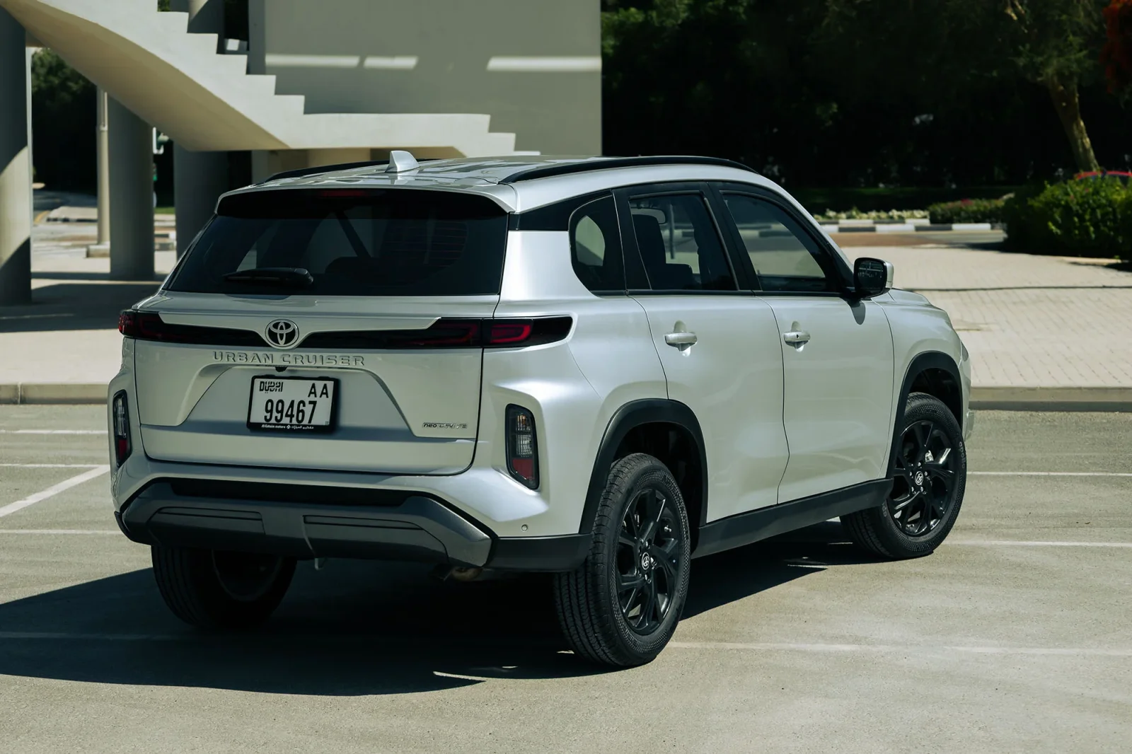 Kiralık Toyota Urban Cruiser  Gümüş 2026 içinde Dubai - 12 