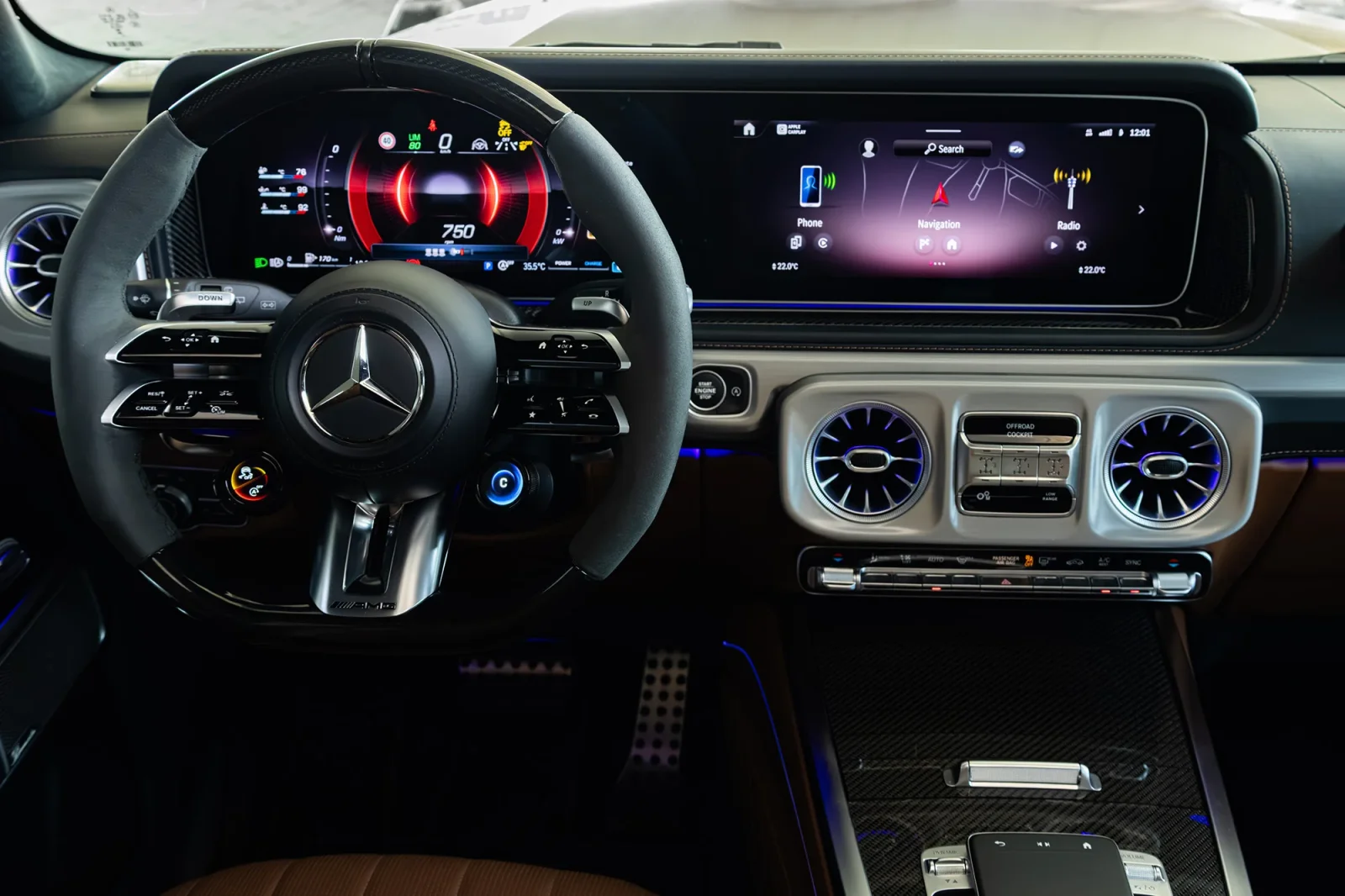 Loyer Mercedes-Benz G-Class 63 AMG Noir 2025 en Dubai - 4 