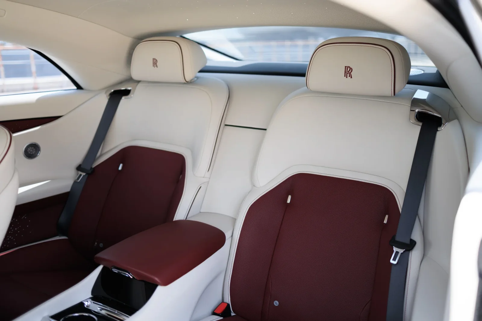 Alquiler Rolls-Royce Spectre  Negro 2024 en Dubái - 5 