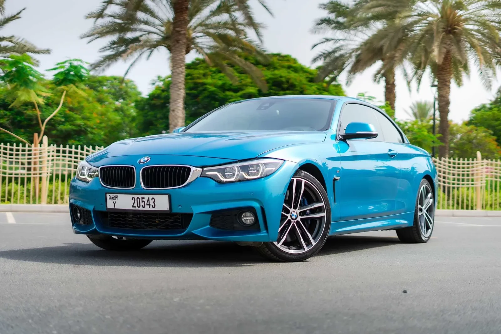 Alquiler BMW 4-Series 430 Azul 2019 en Dubái