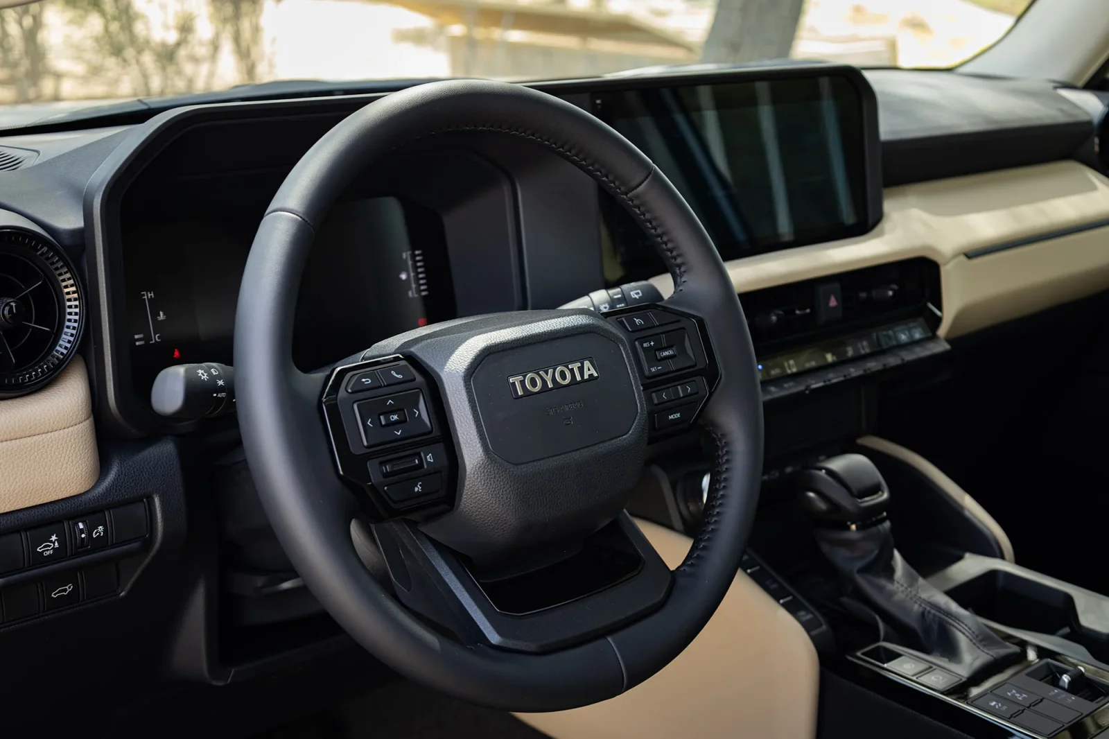 Loyer Toyota Land Cruiser Prado  Blanc 2026 en Dubai - 4 