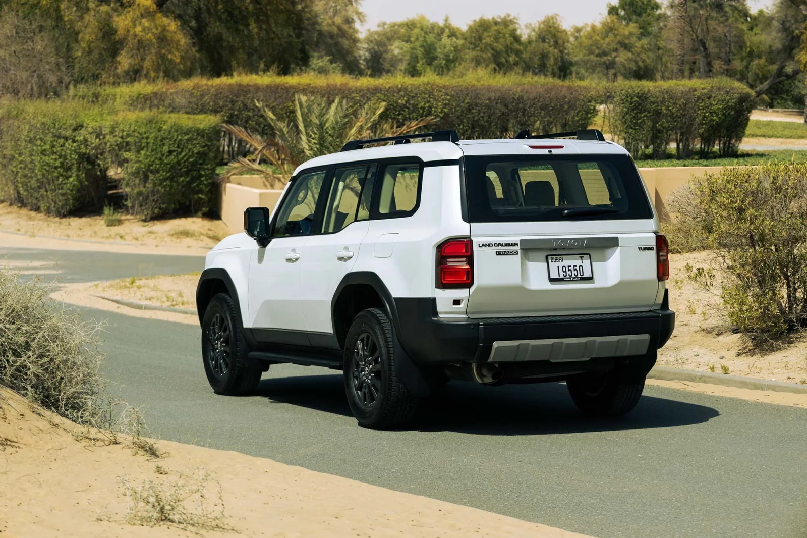 Loyer Toyota Land Cruiser Prado  Blanc 2026 en Dubai - 3 