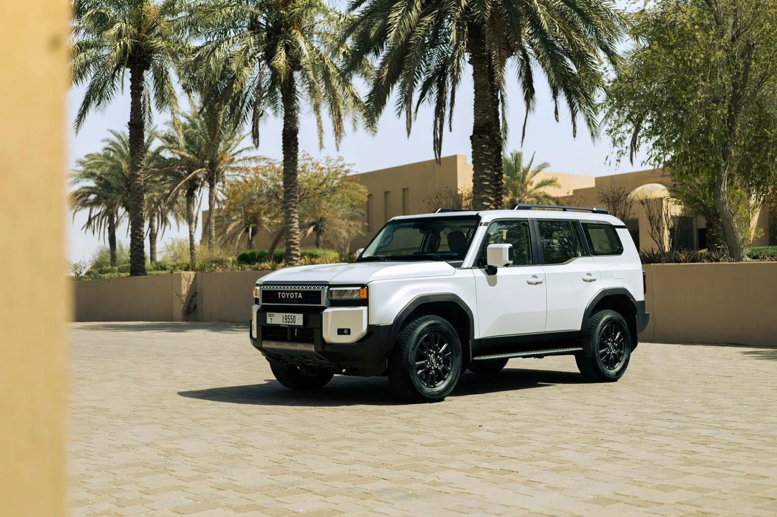Loyer Toyota Land Cruiser Prado  Blanc 2026 en Dubai - 2 