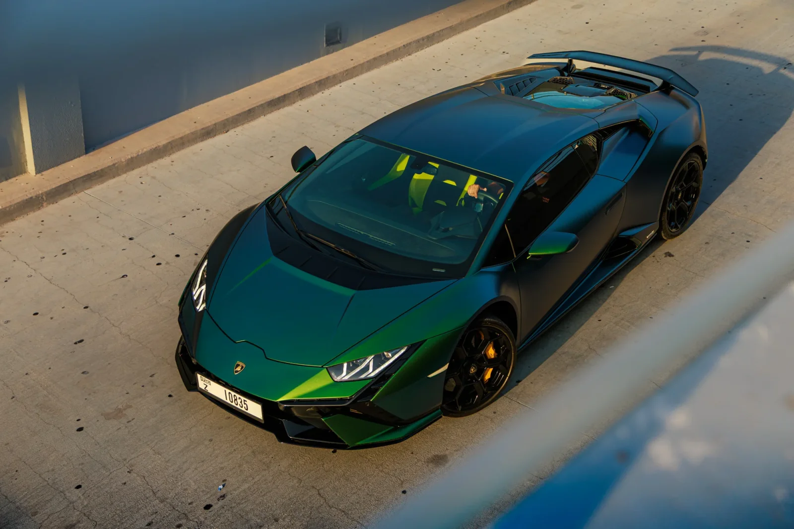Alquiler Lamborghini Huracan Tecnica Verde 2023 en Dubái - 2 